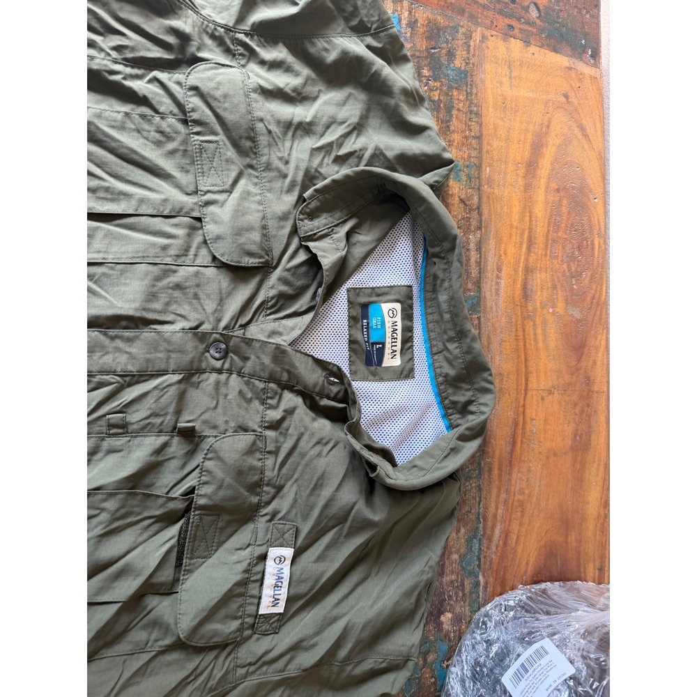 Mens large Magellan relaxed fit fishing gear short sleeve button down shirt - Picture 2 of 3